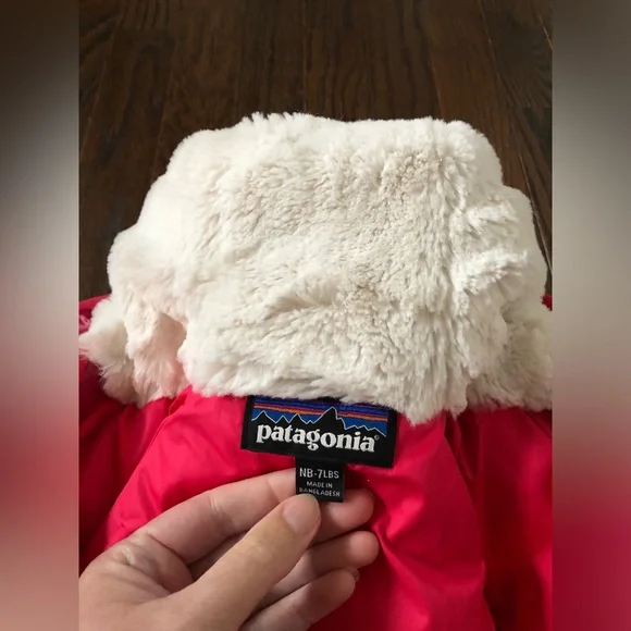 Patagonia Infant Girls NB Hot Pink Hi-Loft Down High-Pile Fleece Hooded Bunting - Picture 9 of 12